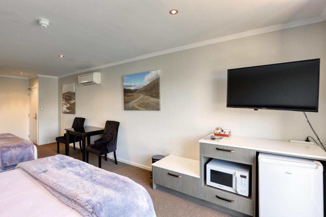 Marsden Lake Resort Central Otago Кромвель Екстер'єр фото A typical motel room