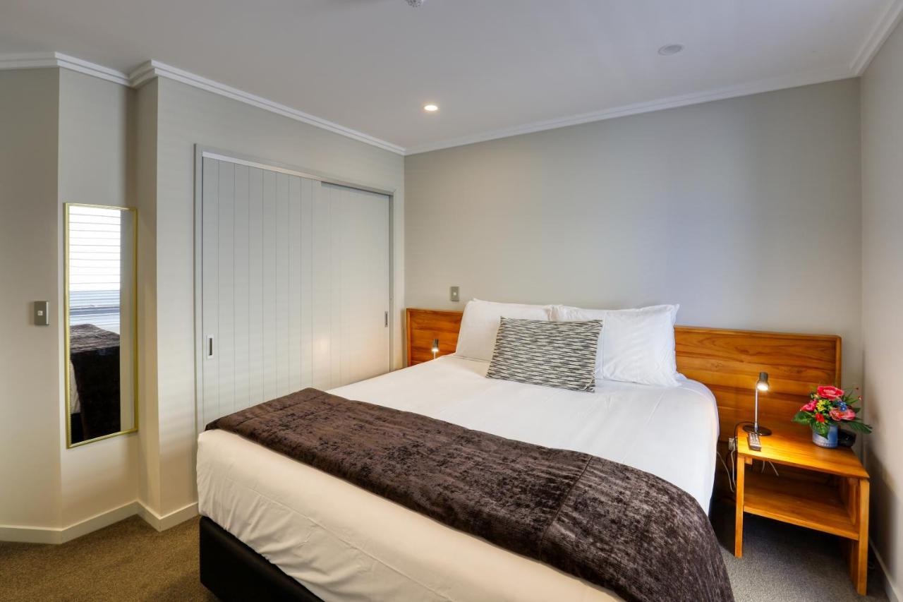 Marsden Lake Resort Central Otago Кромвель Екстер'єр фото A bedroom at the hotel