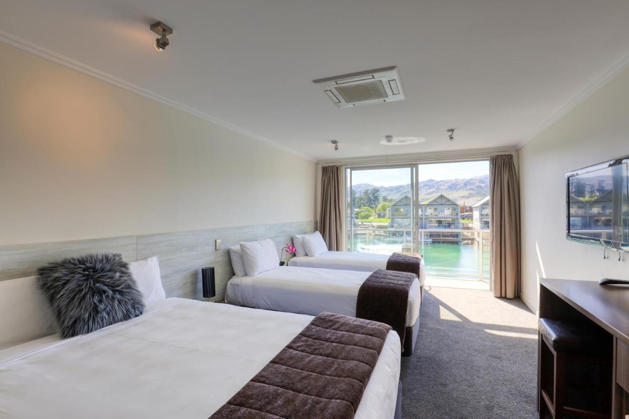 Marsden Lake Resort Central Otago Кромвель Екстер'єр фото A typical hotel room