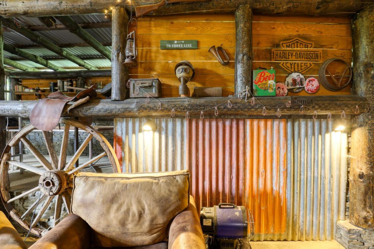 Marsden Lake Resort Central Otago Кромвель Екстер'єр фото The bar at the Old West Trading Post
