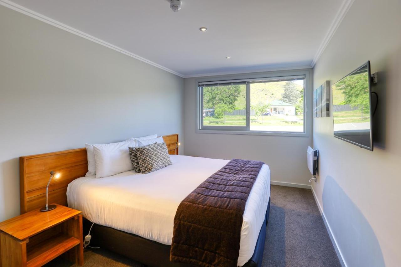 Marsden Lake Resort Central Otago Кромвель Екстер'єр фото A typical motel room