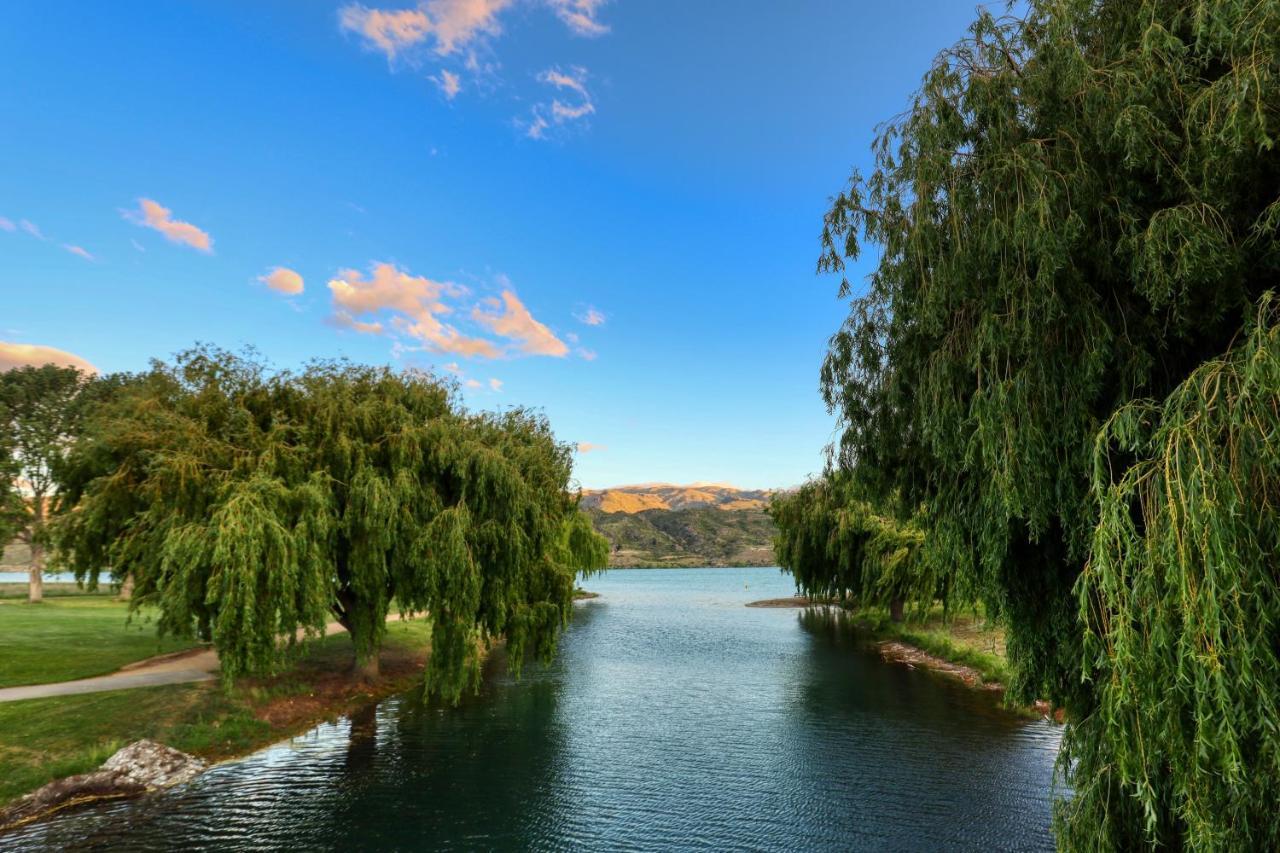 Marsden Lake Resort Central Otago Кромвель Екстер'єр фото View of the lake from the dam